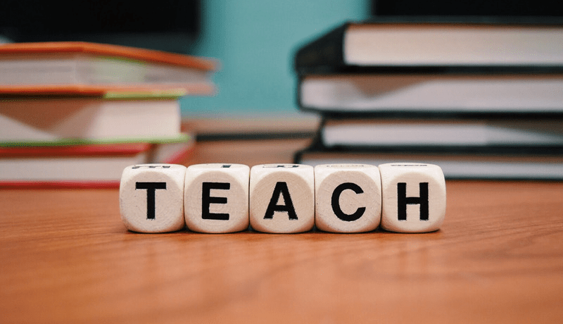 10 tips on finding a teaching English overseas job