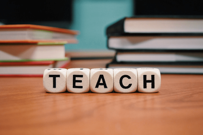 10 tips on finding a teaching English overseas job